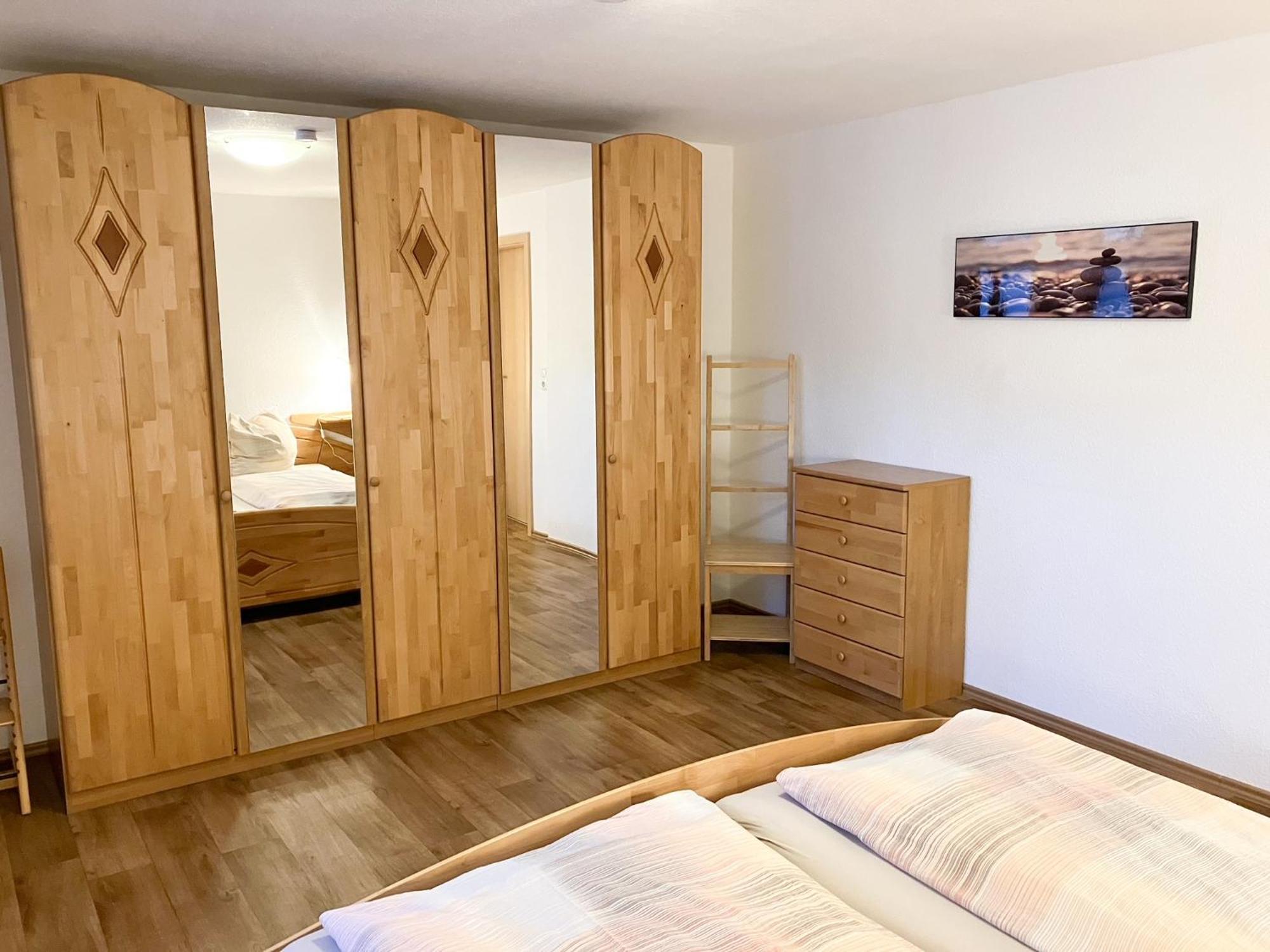 Ferienwohnung Morgensonne Am Kurpark Bad Berka - Parkplatz - Spielplatz - Wlan - 2 Schlafzimmer エクステリア 写真