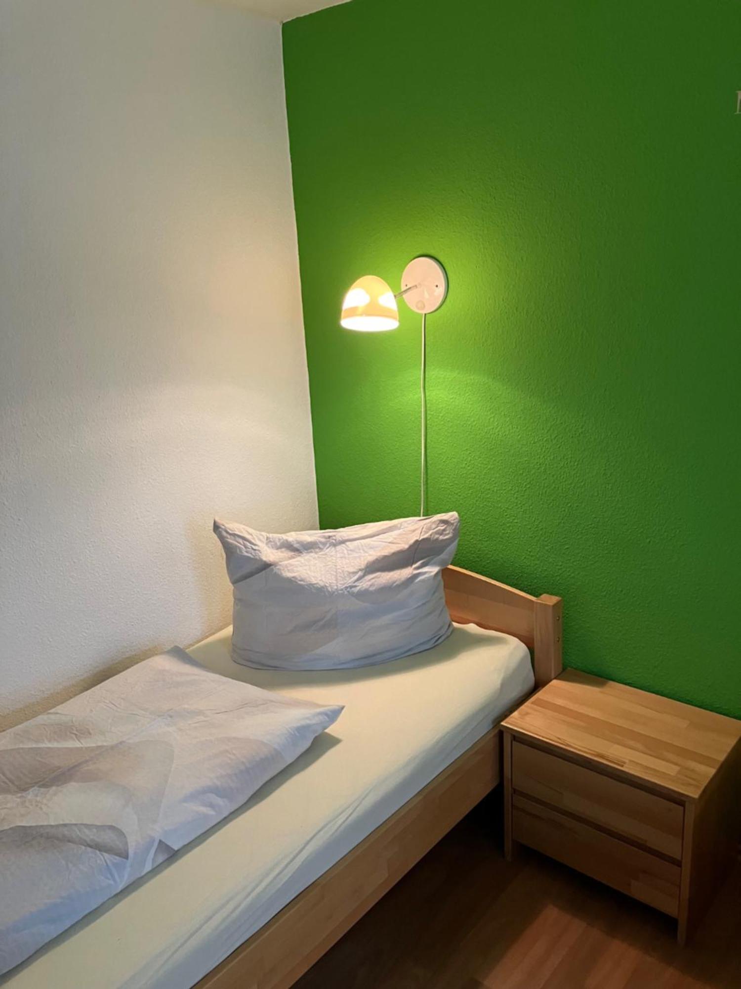 Ferienwohnung Morgensonne Am Kurpark Bad Berka - Parkplatz - Spielplatz - Wlan - 2 Schlafzimmer エクステリア 写真