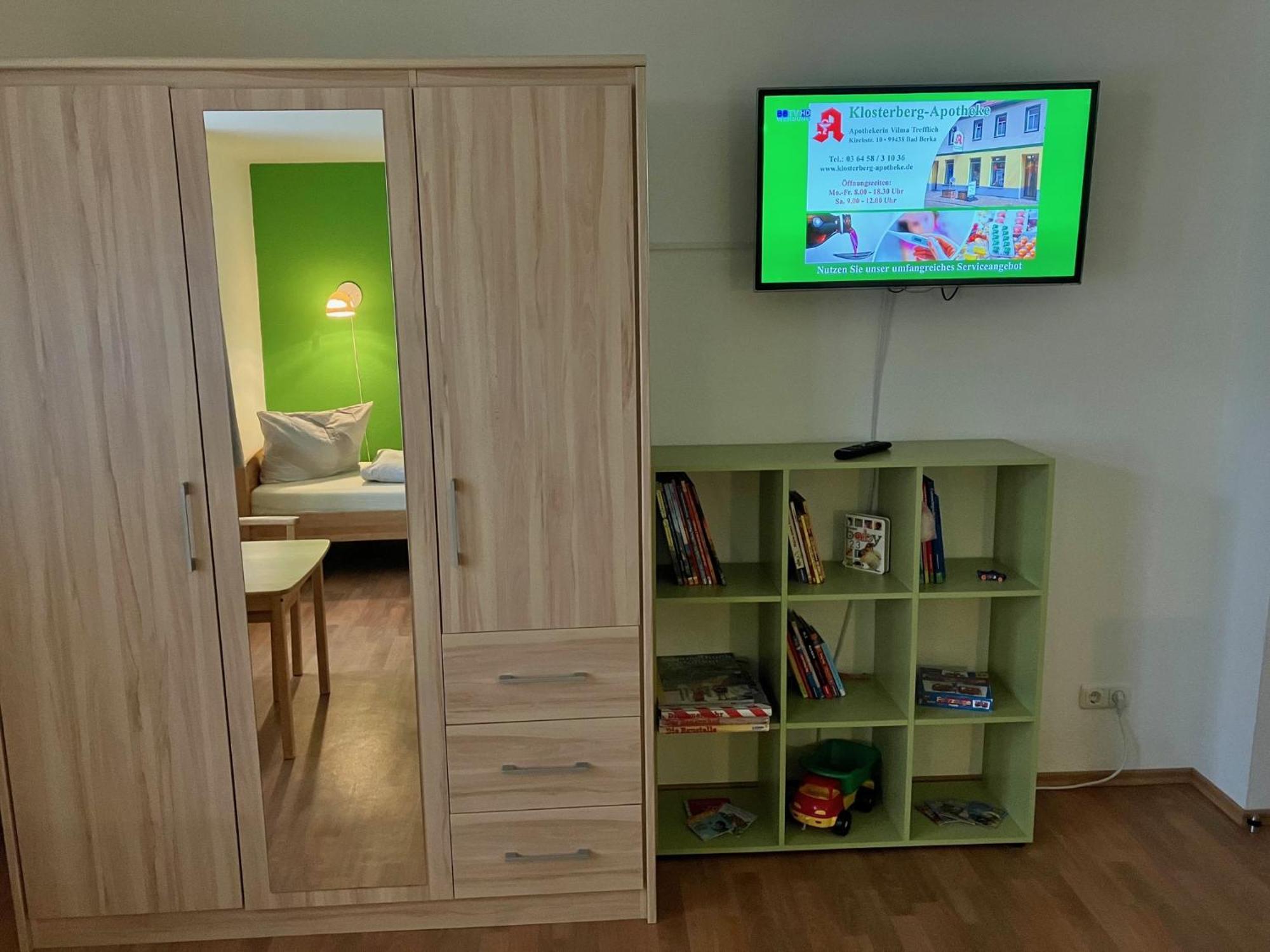 Ferienwohnung Morgensonne Am Kurpark Bad Berka - Parkplatz - Spielplatz - Wlan - 2 Schlafzimmer エクステリア 写真