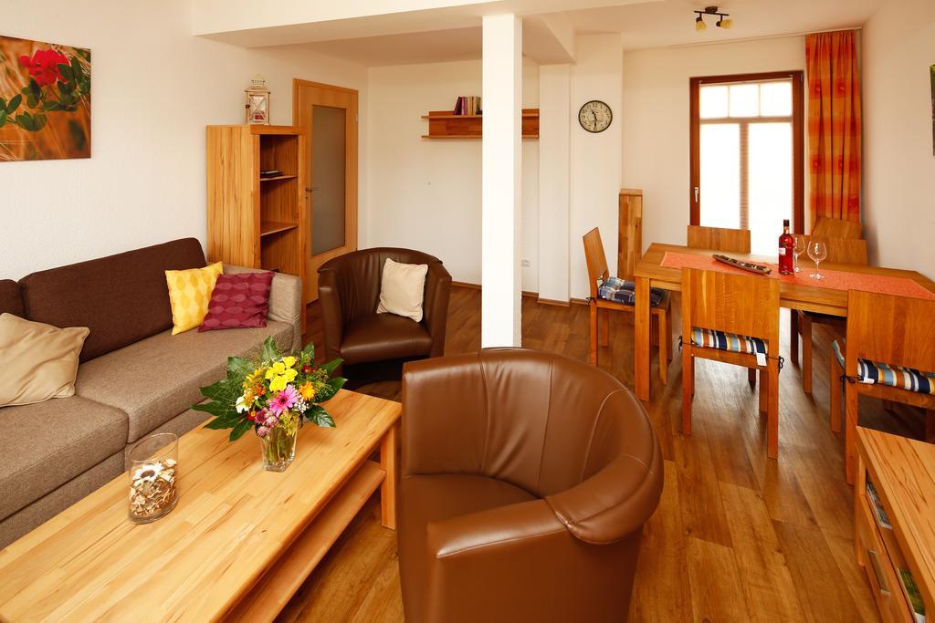 Ferienwohnung Morgensonne Am Kurpark Bad Berka - Parkplatz - Spielplatz - Wlan - 2 Schlafzimmer 部屋 写真
